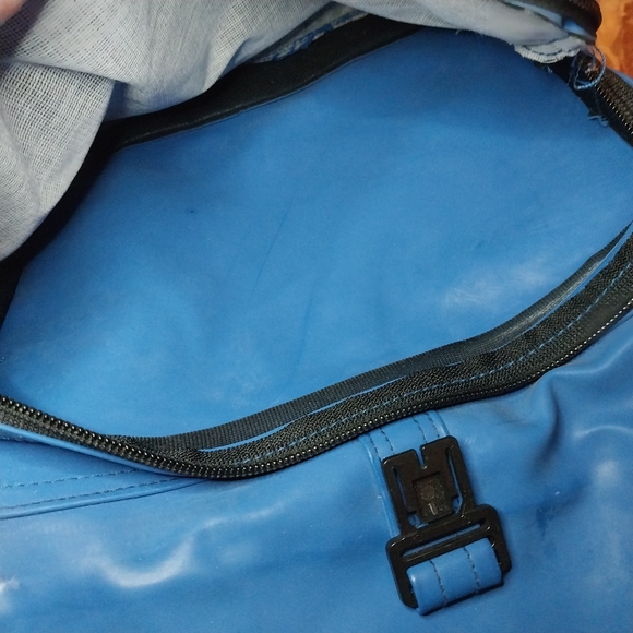 Vintage rubber backpack - Picture 4 of 9